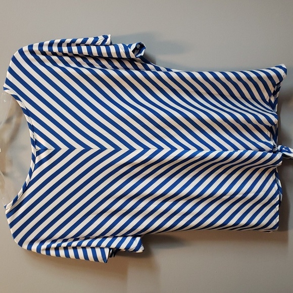 Parker & Quinn NWT short sleeve blue/ivory striped top with knotted hem - Picture 4 of 6